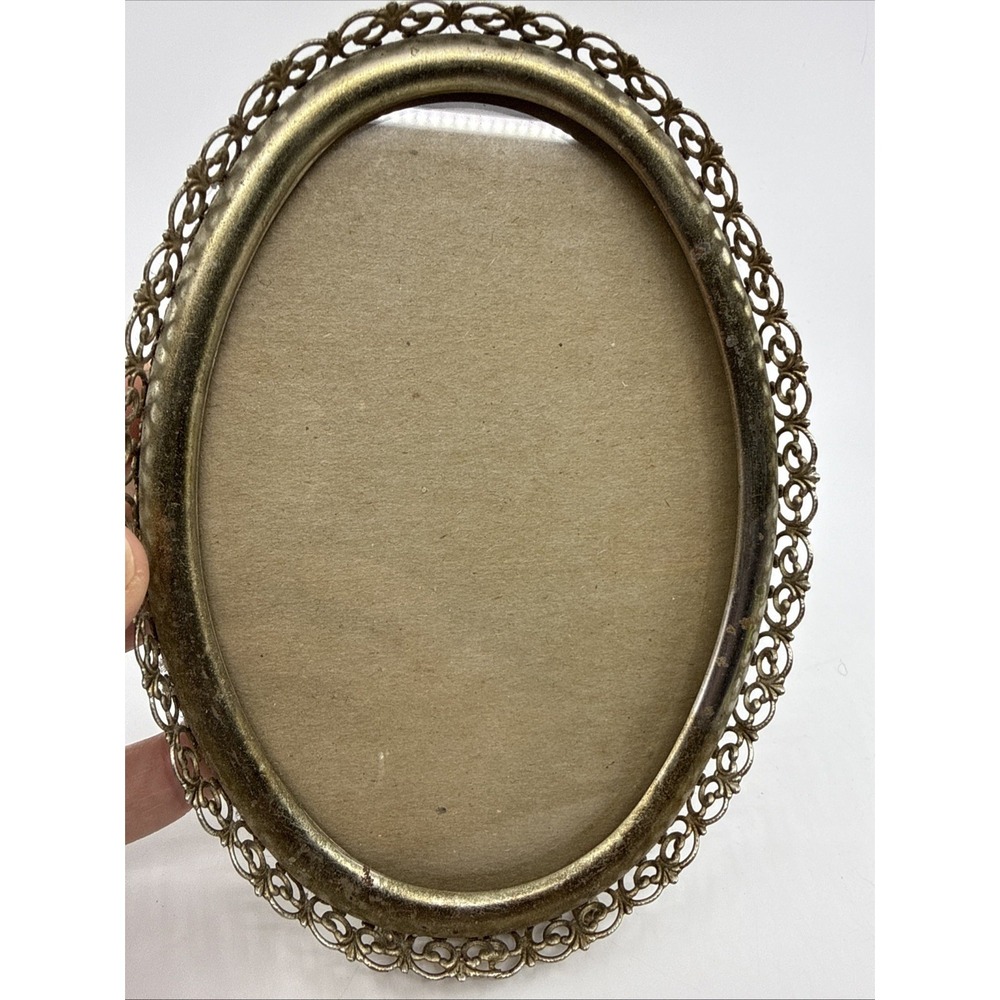 Ornate Oval Gold Picture Frame - Elegant Home Accent